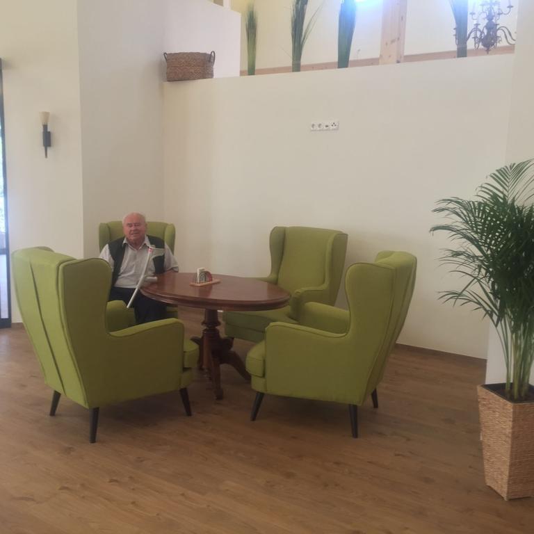 Hotel Restaurant Grune Au 珀劳 外观 照片